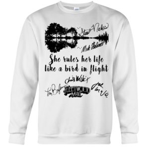 She Rules Her Life Like A Bird In Flight Shirt, Hoodie Apparel